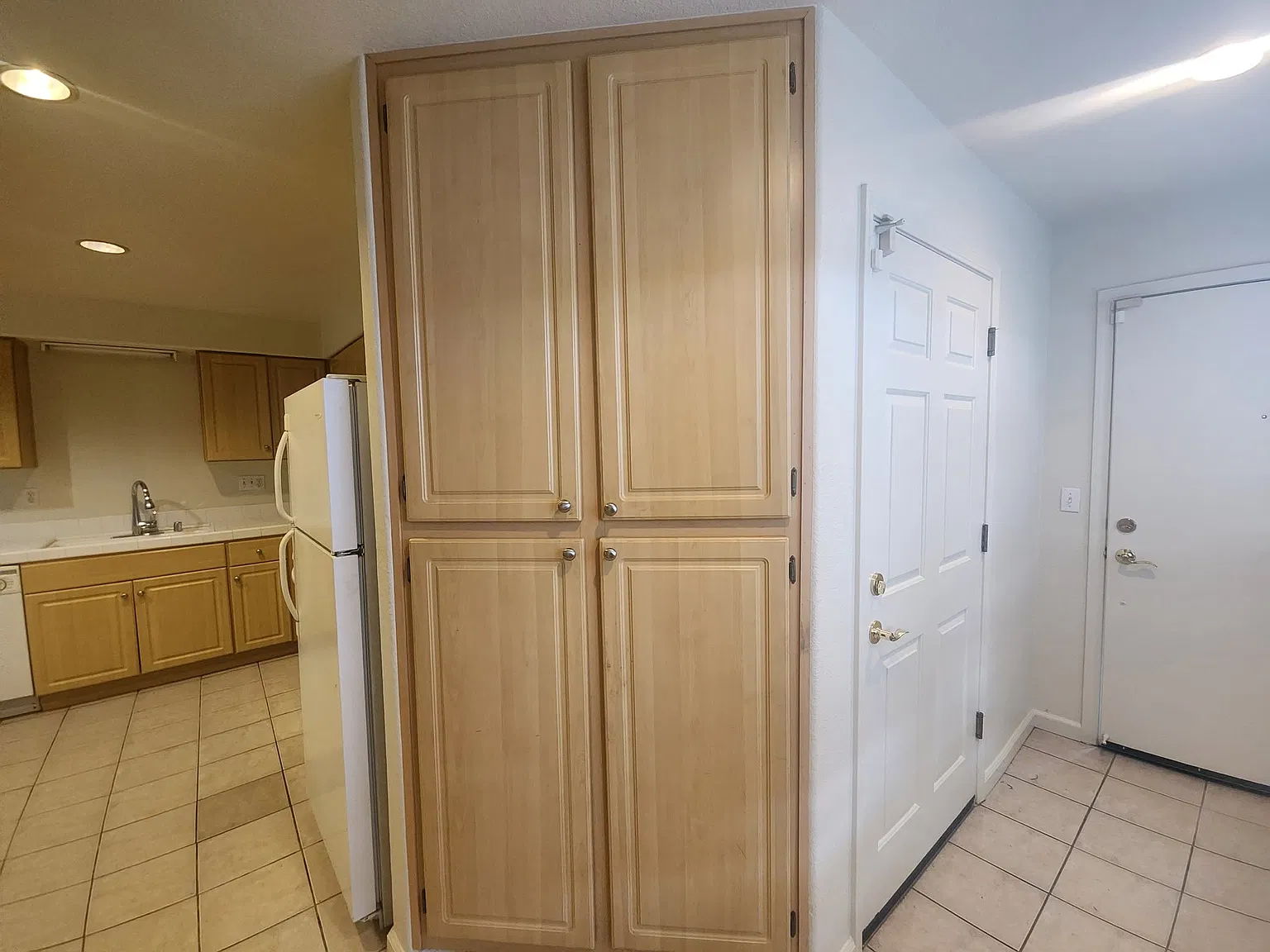 2 bed, 2.5 bath, 1289 sqft, $3,225 — Photo 4