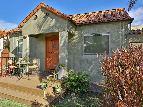 3rd image of 218 Nieto Ave