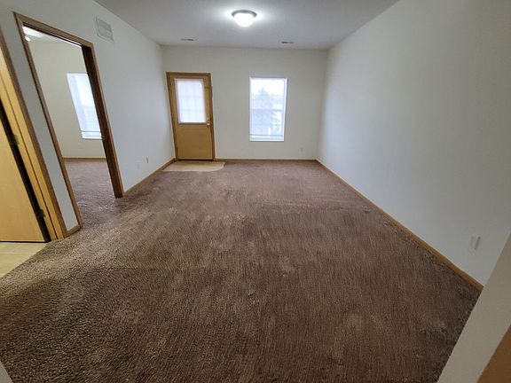 4th image of 501 Hunters Run APT C