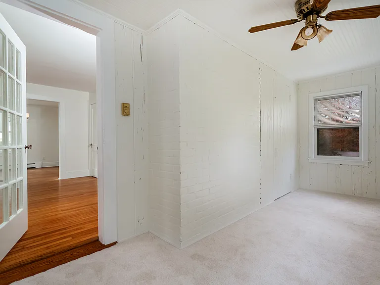 31 Hillandale Rd — Photo 14