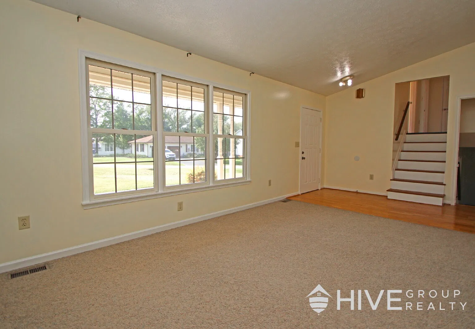 3 bed, 2.5 bath, 1776 sqft, $1,995 — Photo 4