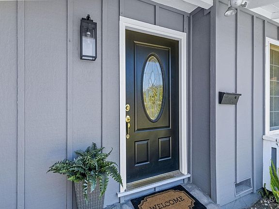 3rd image of 4429 Tanglewood Way