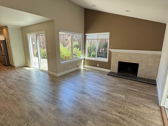3rd image of 1579 Willowhaven Ct