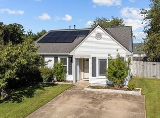 920 Pendergrass Ct, Virginia Beach, VA 23454