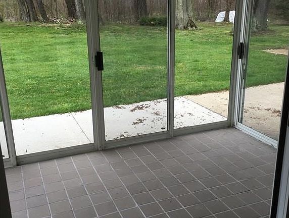 4th image of 6900 Arlene Dr
