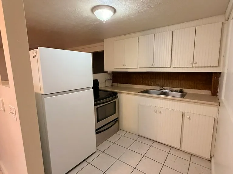 37 Biggs Ln #4 — Photo 4