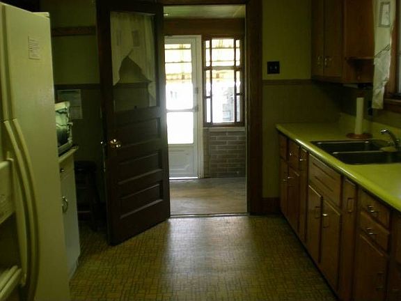 Kitchen /Sunporch