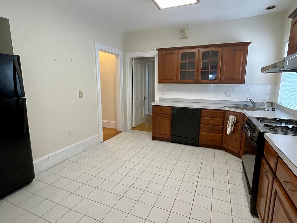 1st image of 51 Falkland St