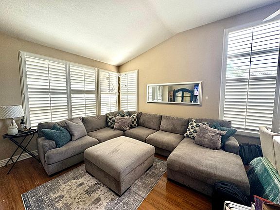 4th image of 856 La Cadena Ln