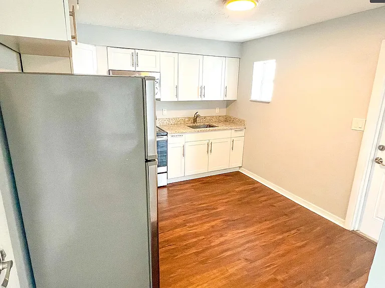 276 Polk Ave #4 — Photo 7