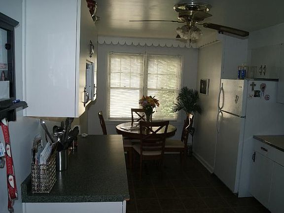 3rd image of 2176 Renwick Dr