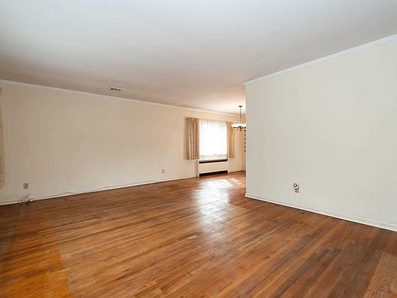 4th image of 46 Allan Dr