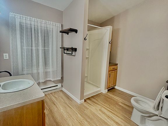 4th image of 62 East Ave #1