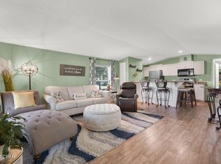 623 2nd St, Chipley, FL 32428