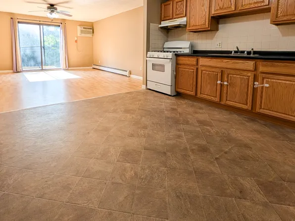 355 Pawtucket Blvd, Lowell, MA