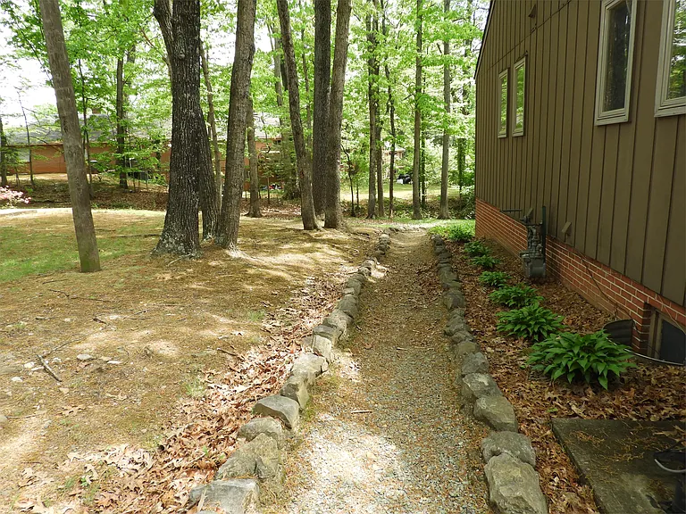 1803C Inglewood Dr — Photo 14