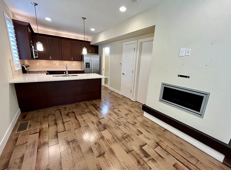 3 bed, 3.5 bath, 1900 sqft, $3,595 — Photo 4
