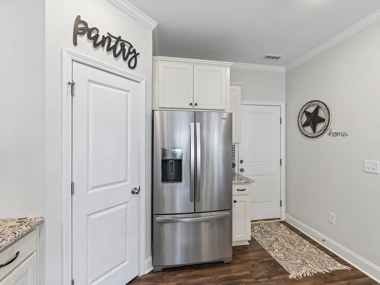 3 bed, 2.5 bath, 1997 sqft, $2,450 — Photo 4