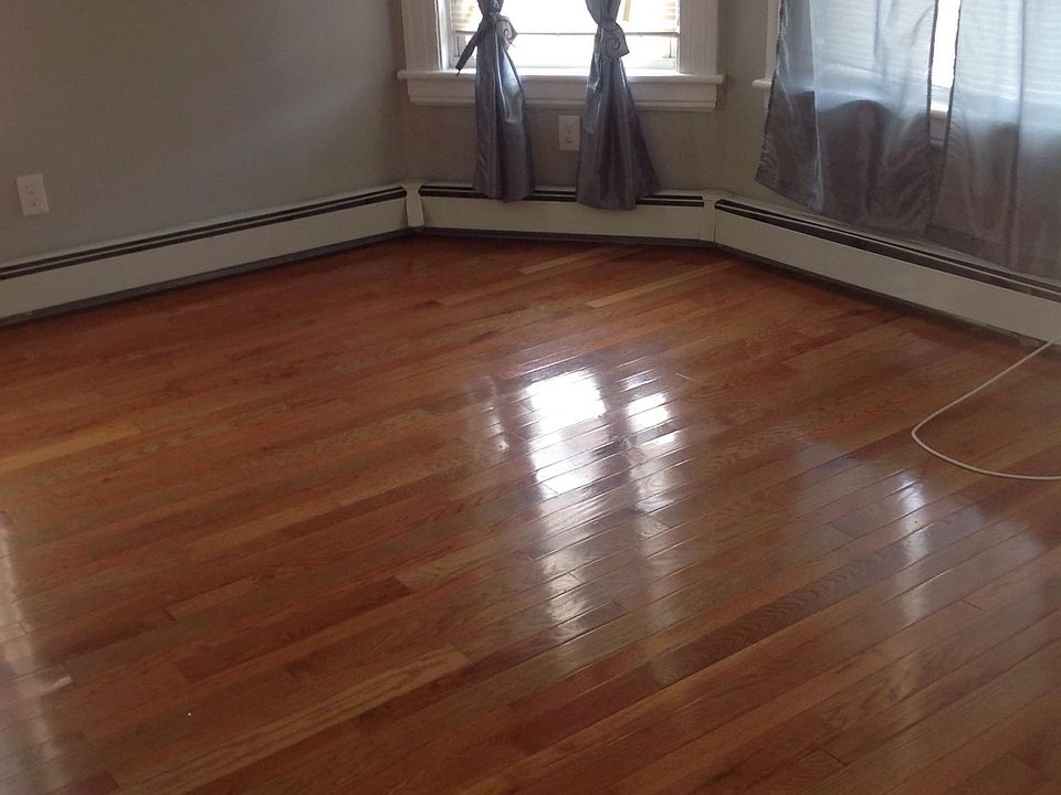 2nd image of 84 Waterman St