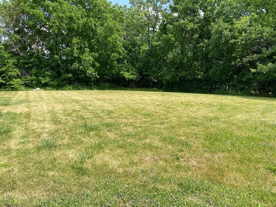 1st image of 300 Foxridge Ct