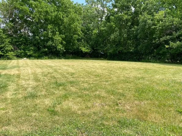 300 Foxridge Ct, Shelbyville, IN 46176