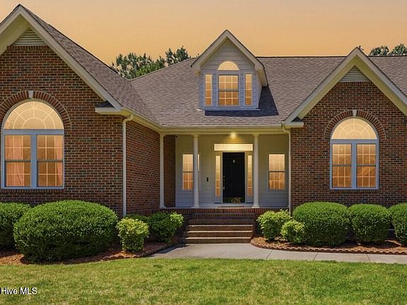 3rd image of 156 Broad River Drive