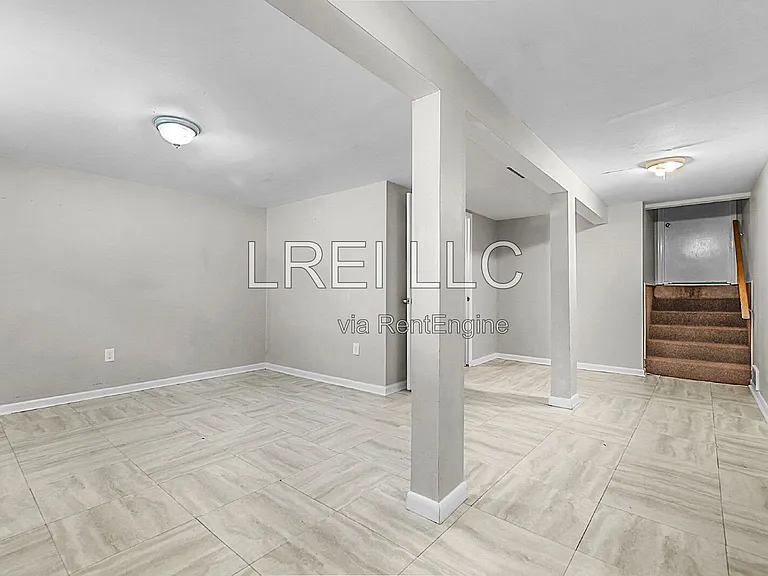 2414 Parkdale Ave — Photo 12