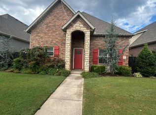 619 N Salem Rd, Fayetteville, AR 72704