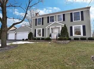742 Nordic Ct, Batavia, IL
