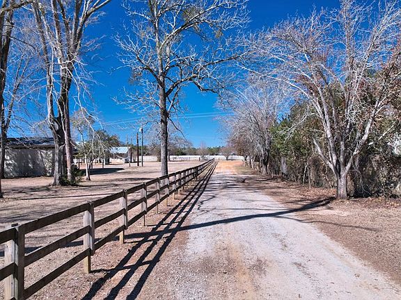 2nd image of 740 Oakland Rd