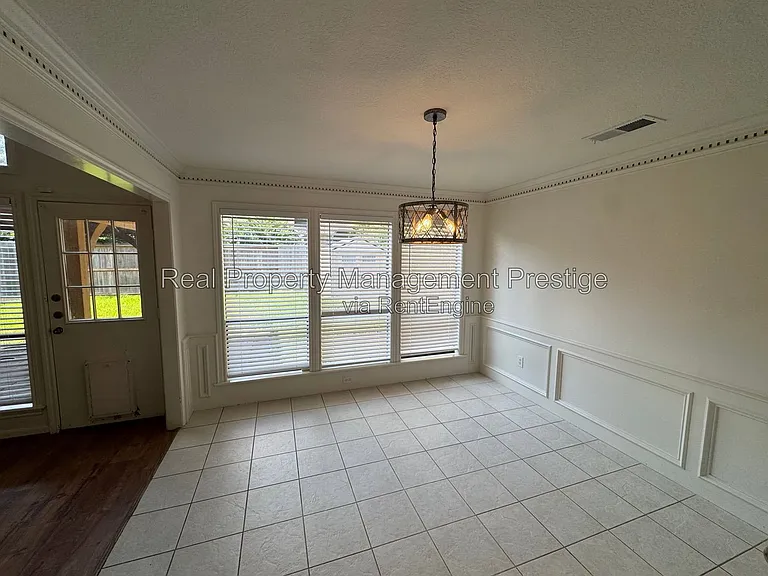 15907 Spring Forest Dr — Photo 7