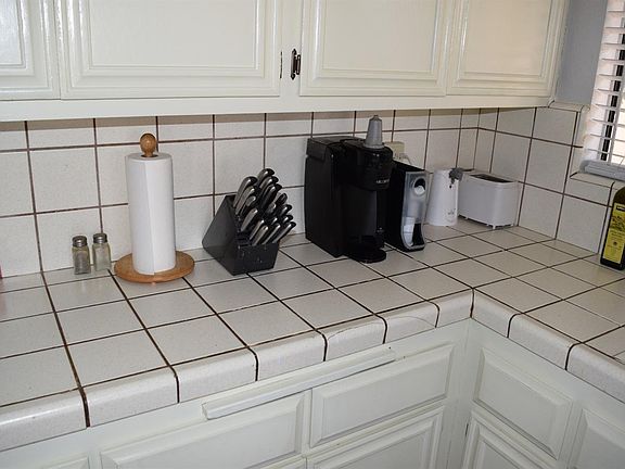 5th image of 26859 Lakeview Dr