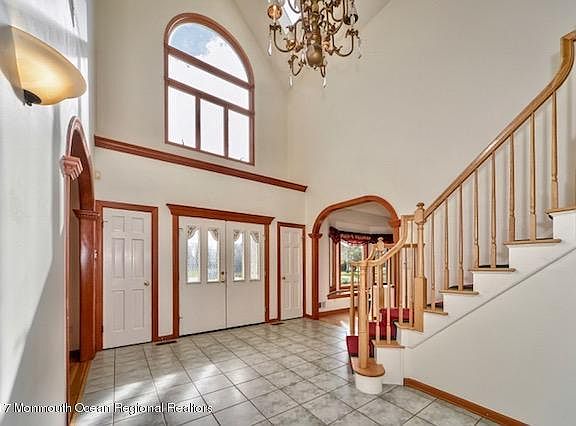4th image of 312 Crimson Cir