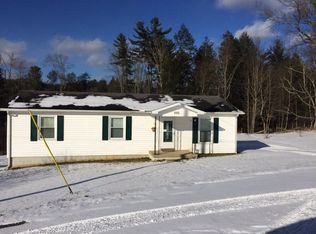 155 Roop Dr, Mount Hope, WV 25880