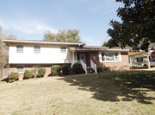 108 Ridgeway Rd, Gaffney, SC 29340