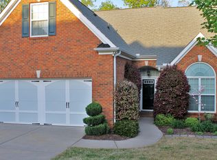 5325 Villa Lake Ct, Suwanee, GA 30024