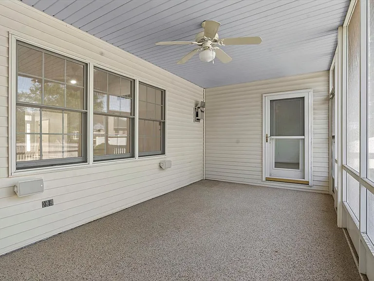114 Heatherstone Dr #1 — Photo 33