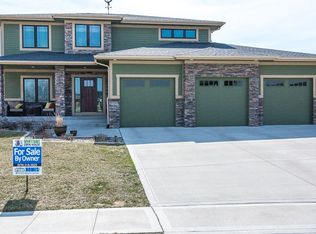 320 Indian Ridge Dr, Waukee, IA 50263