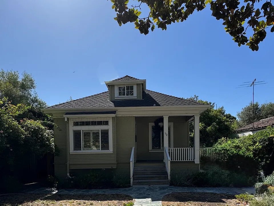 112 Churchill Ave