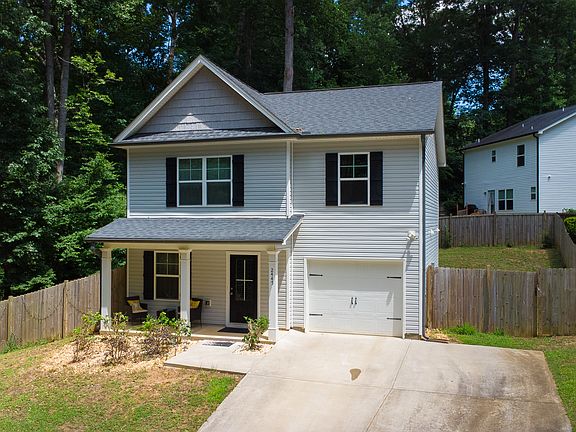 3rd image of 2445 Fleetwood Dr
