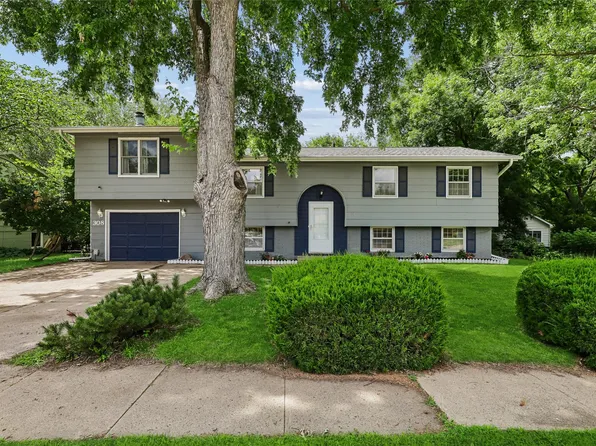 308 SE Trail Ridge Rd, Grimes, IA 50111