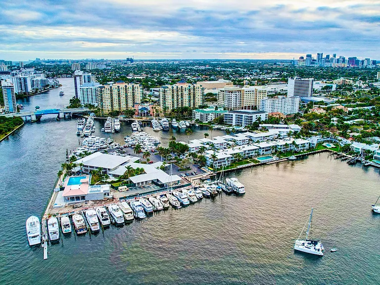 2727 Yacht Club Blvd #2A — Photo 64