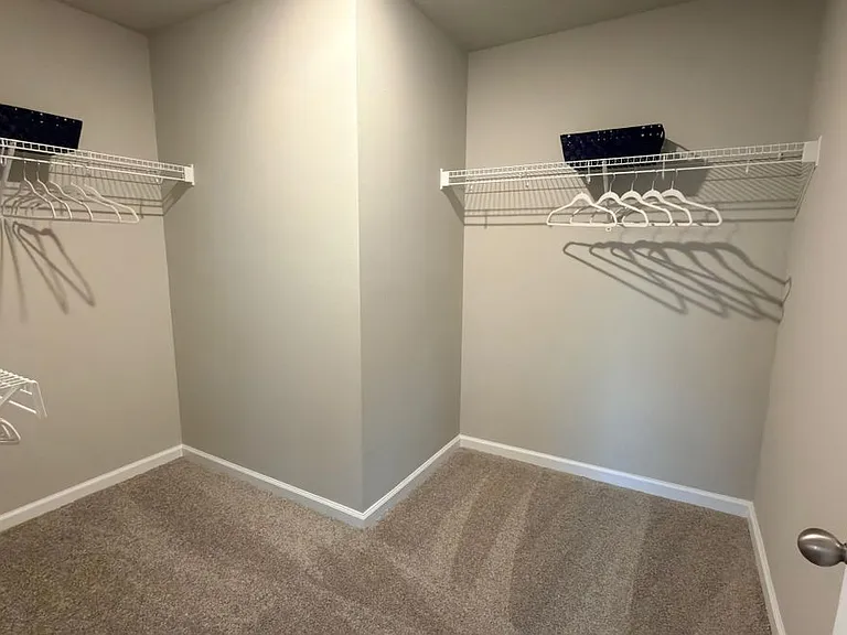 475 Salisbury Cir — Photo 12