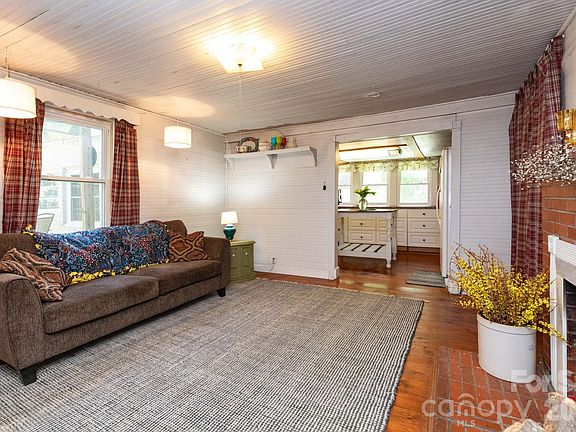 26th image of 1492 Murray Rd