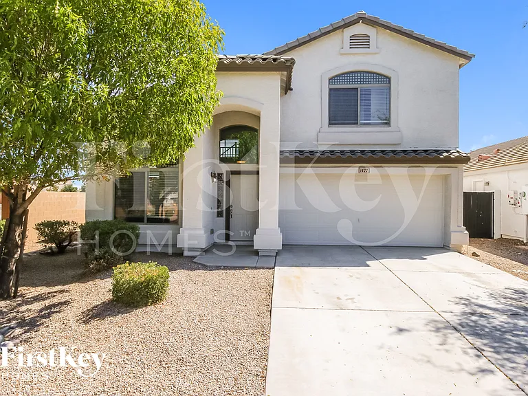 1422 E Penny Ln — Photo 1