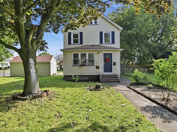 56 Northlane Dr, Rochester, NY 14621