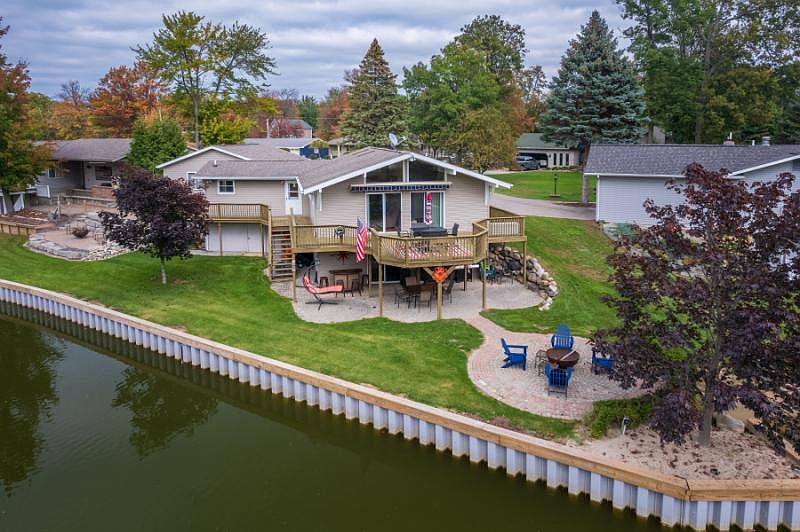 1st image of 4303 Iroquois Dr