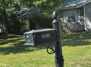 2919 Dantzler St, Moss Point, MS 39563