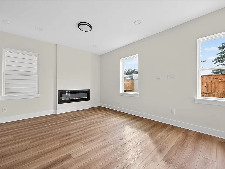 12319 New Jordan Ln — Photo 10