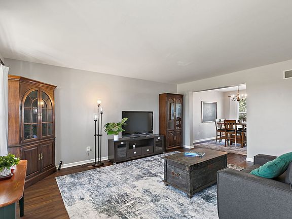 4th image of 813 Water Stone Way